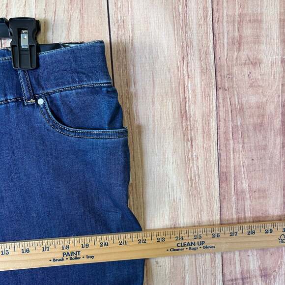 Alfred Dunner women’s jeans allure pull on size 18 / XL stretch blue denim $59 - Picture 13 of 16